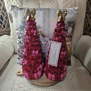 Cupcakes and cashmere red and pink bow Christmas trees viral TikTok
